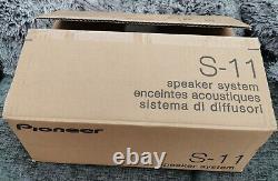 Pioneer S-11 (2x Surround, 2x Front, 1x Central) & S-21W SubWoofer boxed